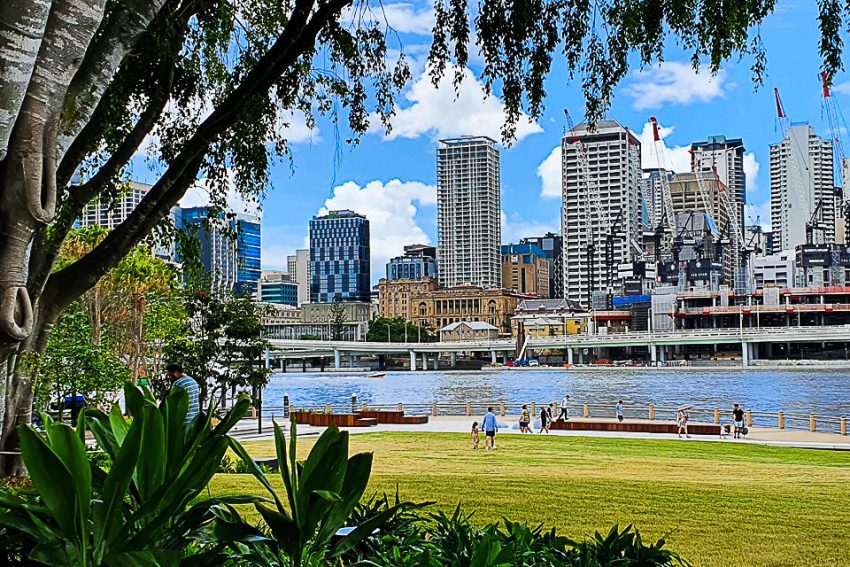 Flood-affected buildings make way for expanded Riverside Green at South Bank